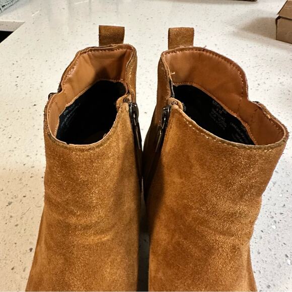 Blondo Waterproof Tan Suede Ankle Boots Booties 2.5” Heel Side Size 9 - Picture 7 of 11